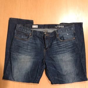 Gap sexy boyfriend jean